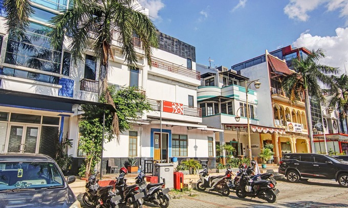 Kelapa Gading Barat Hotel | Budget-Friendly Stay at OYO 90422 Mall Of Indonesia