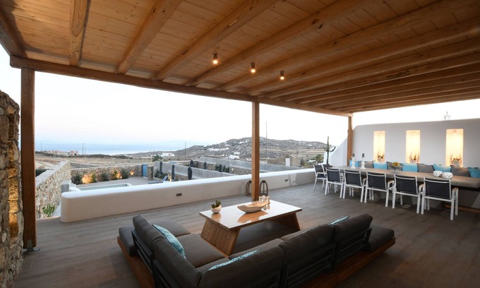 Plintri Villa | Super Paradise Villas: Beachside Oasis with Daily Maid Service