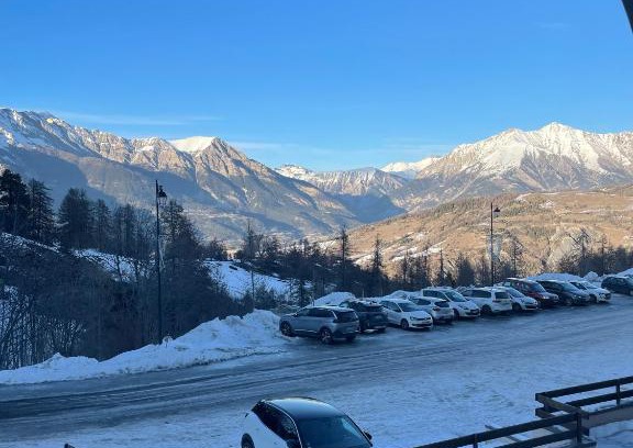 Le Super-Sauze Apartment | Cozy SUPER SAUZE Studio Steps from the Slopes