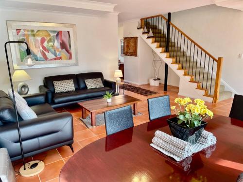 Fremantle House | Guest Rated: 9.8 Villa in Fremantle with Ocean Views