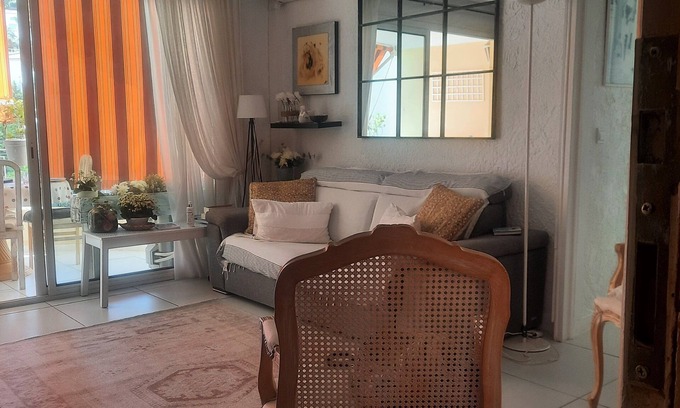 Cavaliere Apartment | Beachside T2 Retreat with Ocean View and Inviting Terrace