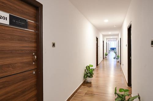 Champapet Hotel | Discover Townhouse De Alphabet Karmanghat: Family-Friendly Stay