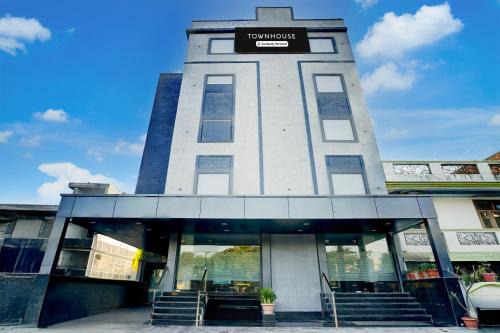 Malviya Nagar Hotel | Super Townhouse Girdhar Marg Jaipur formerly Hotel Srida