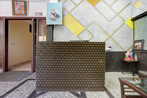 Wazirpur Hotel | Discover OYO Townhouse 511: Family-Friendly Hotel Near Metro