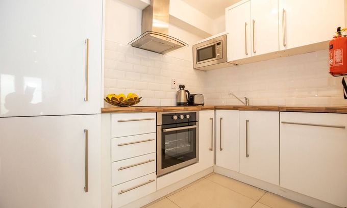 Temple Bar Apartment | Modern 1-Bed Apartment Steps from Grafton Street