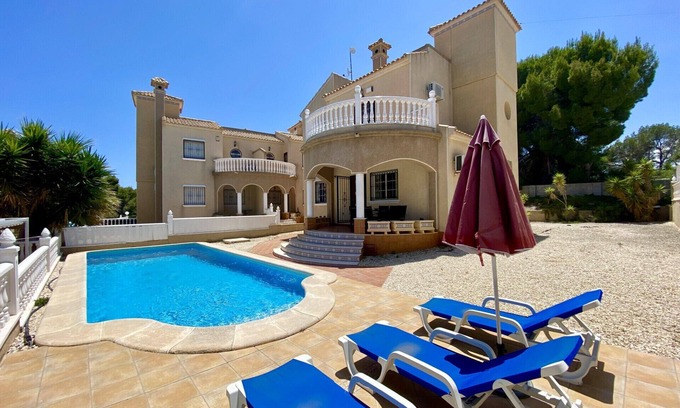 Lo Rufete Villa | Elegant 3 Bedroom Villa with Private Pool & Ocean Views