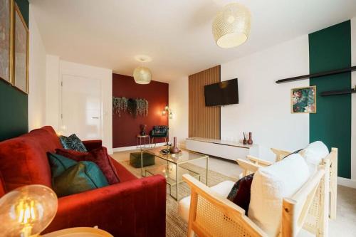 Killingbeck House | Family-Friendly 4BR New House with High Guest Ratings