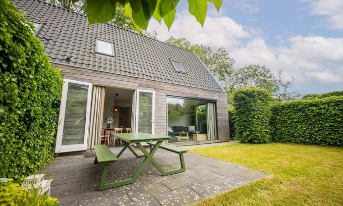 Het Hofke Apartment | Spacious 90m² Garden Apartment with Breakfast Included