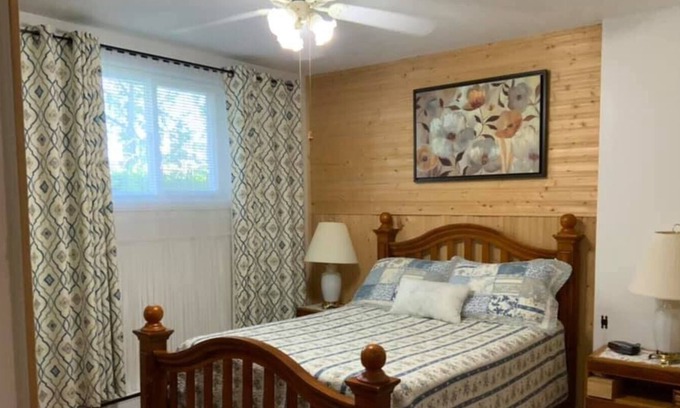 Chicoutimi Apartment | Superb accommodation in the center of Chez Aly commercial activity