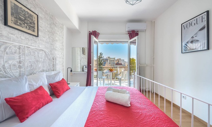 Omonia Apartment | Magnificent Acropolis View Apartment in Historic Center