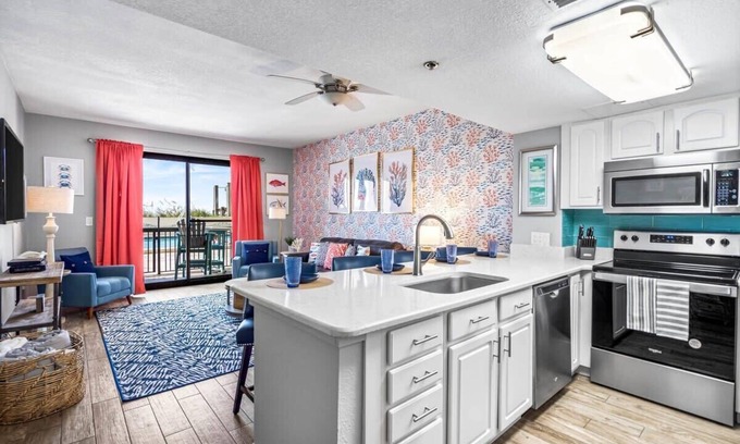Destin Condo | Superb Amenities!Private Beach Sleeps 6 GrndFloor