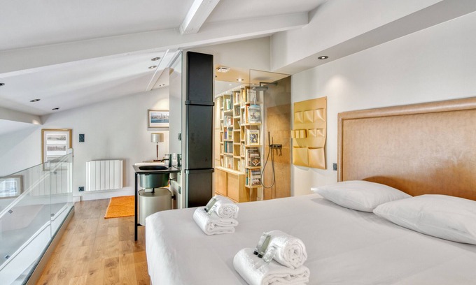 Marengo - Jolimont Apartment | Stylish Duplex in Toulouse - Pet Friendly and Great Amenities