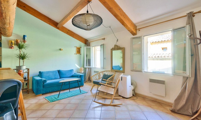 Hotel-de-Ville Apartment | Inviting Apartment T2 Le Panier Vieux-Port with Kitchen