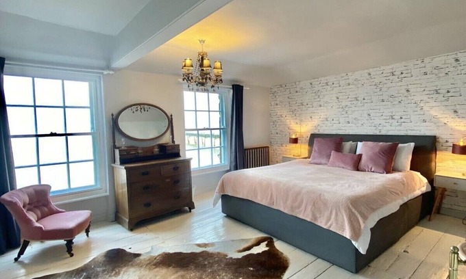 Deal Apartment | Stunning Apartment with Breathtaking Ocean Views