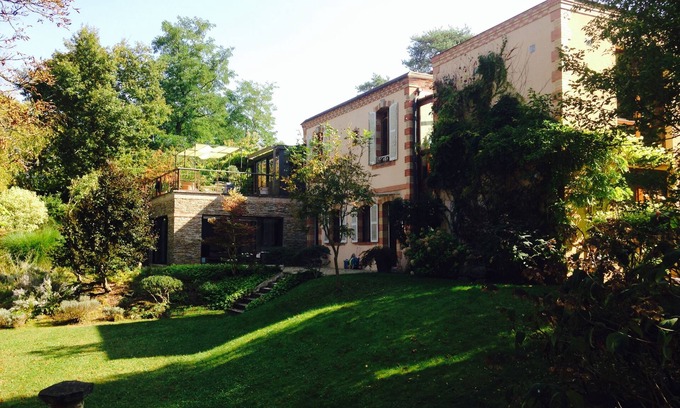 Larchant House | Architect-Designed Villa in Fontainebleau, Rated 9.6/10