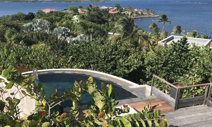 Le Francois House | Beachfront Bliss: Pointe Cerisier with Ocean Views & Pool