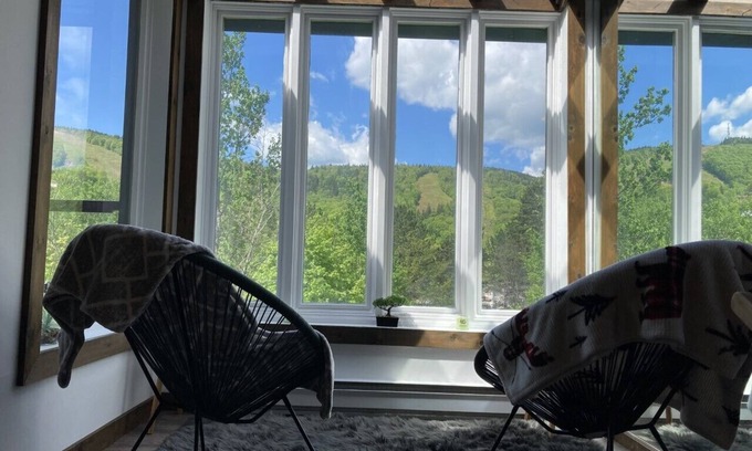 Stoneham Apartment | Superb condo facing Stoneham ski slopes!