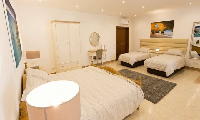 Lagoa e Carvoeiro Villa | Ideal Carvoeiro Villa with Private Pool for Large Groups
