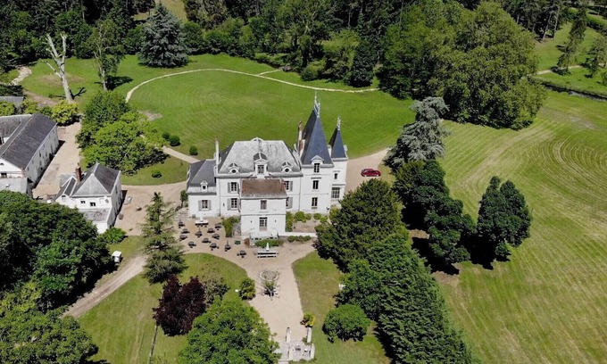 Brain-sur-Allonnes Other | Elegant Chateau Retreat in the Scenic Loire Valley