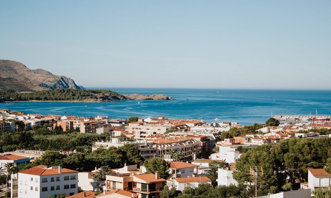 Llanca Apartment | Exceptional Apartment with Breathtaking Sea and Mountain Views