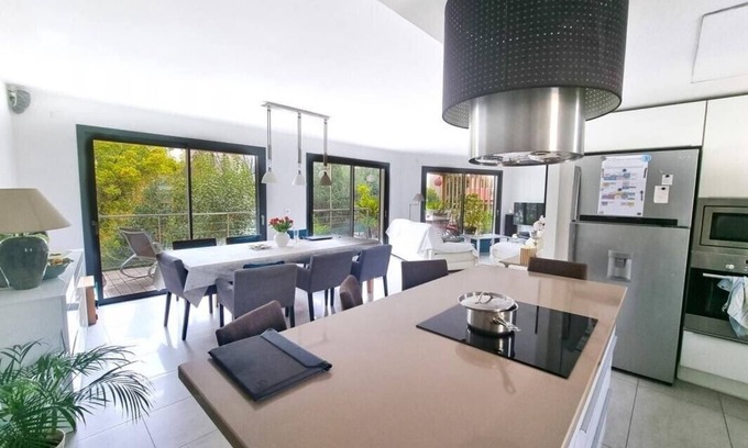 Carnot Villa | Contemporary Villa 180m² with Private Pool & Ocean Views