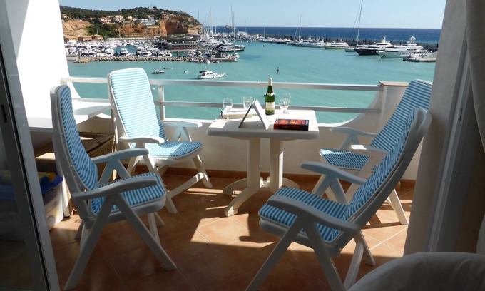 Santa Ponsa Apartment | Oceanfront Apartment with Breathtaking Sea Views & Pool