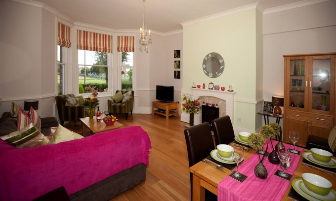 York Apartment | Ideal City Centre Apartment with Pool & Private Parking