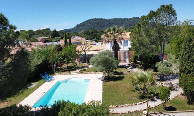 Vidauban Villa | Ideal Retreat for 10 with Pool, Ocean View & Playground