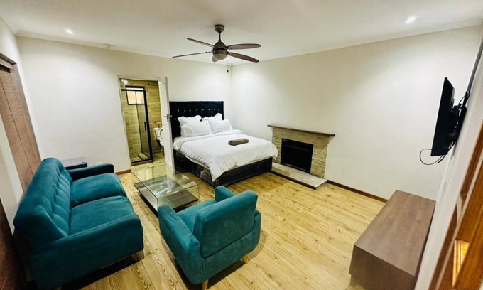 Flamingo Vlei House | Superb house with AC in Cape Town