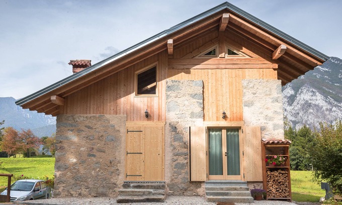 Molina di Ledro Cabin | Nature Retreat: Pet-Friendly Hut with Lake Views in Val di Ledro