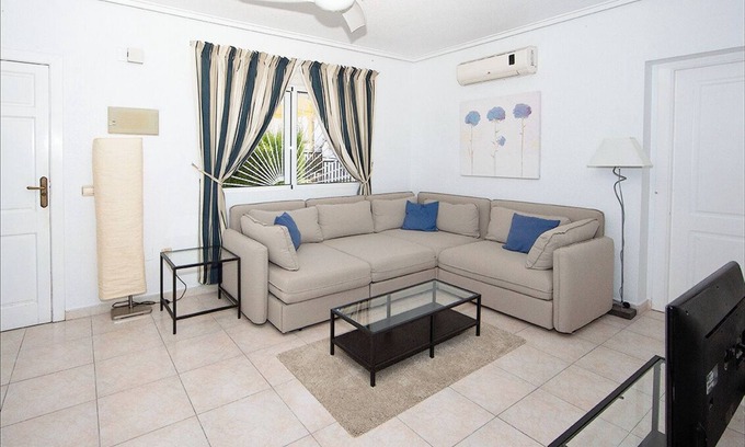 Rojales Villa | Prime Location with Spacious Outdoor Areas and Ocean Views