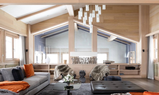 Courchevel Ski Chalet | Modern Chalet Retreat with Spa and Fitness Amenities