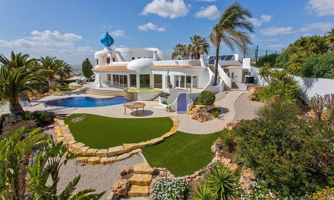 Salgados Villa | Stunning Villa with Panoramic Views & Exceptional Amenities