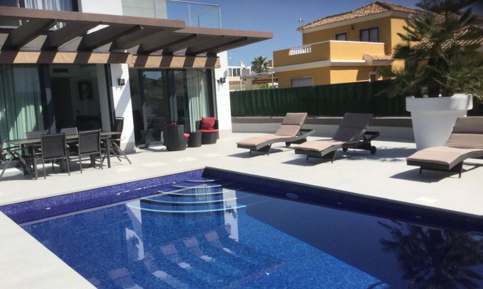 Guardamar del Segura Villa | Modern Villa with Private Pool & Ocean Views Near Coast