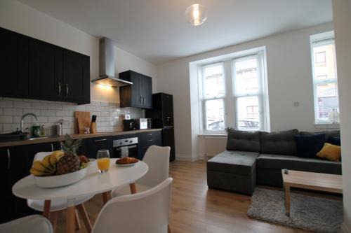 Dundee Apartment | Top-Rated One Bedroom Apartment in Dundee, Pet-Friendly Stay