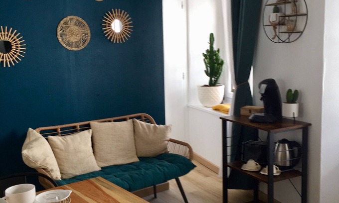 Aiguihe Apartment | Stylish Refurbished T2 Near the Iconic Rocher