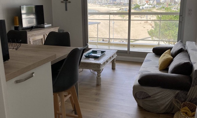 Pornichet Apartment | Outstanding Sea View Apartment with Spa & Oceanfront Access
