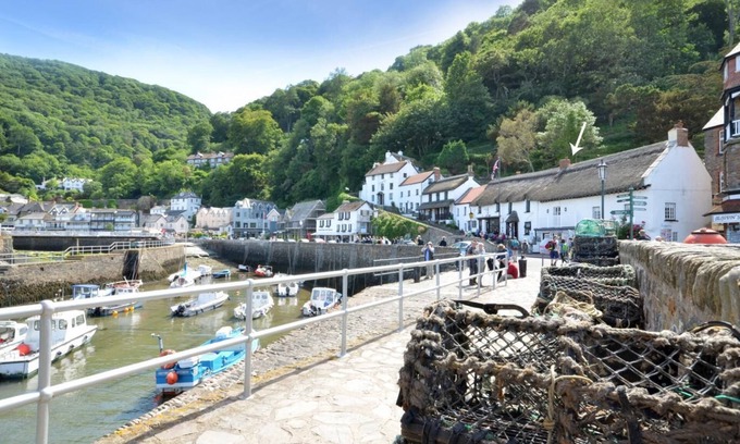 Lynmouth Apartment | Oceanfront Apartment with Breathtaking Sea Views