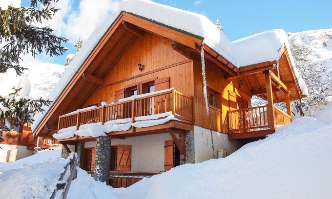 Oz Ski Chalet | Premier Ski Chalet in Alpe D'Huez with Pool & Pet Friendly