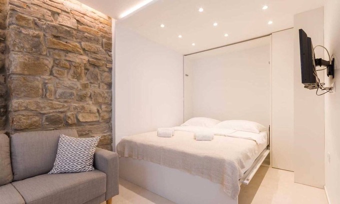 Piran Apartment | Oceanfront Studio Apartment Tetida in Piran - Guest Rated 10/10