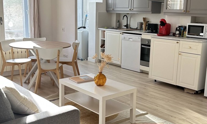 Palais de justice Apartment | Beautiful T3 Endoume Apartment Steps from Vieux Port