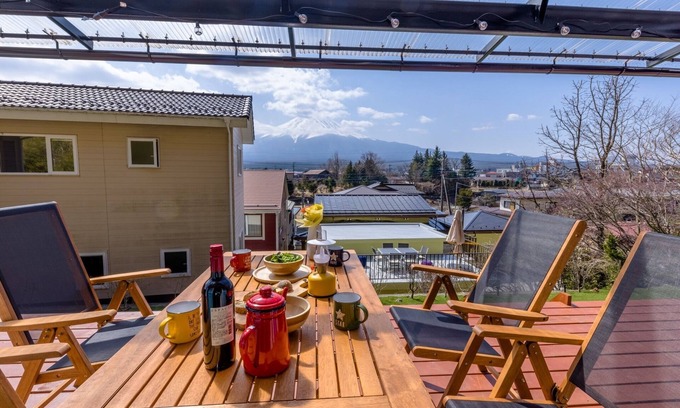 Fujikawaguchiko House | Pet-Friendly Retreat with Breathtaking Mt Fuji Views