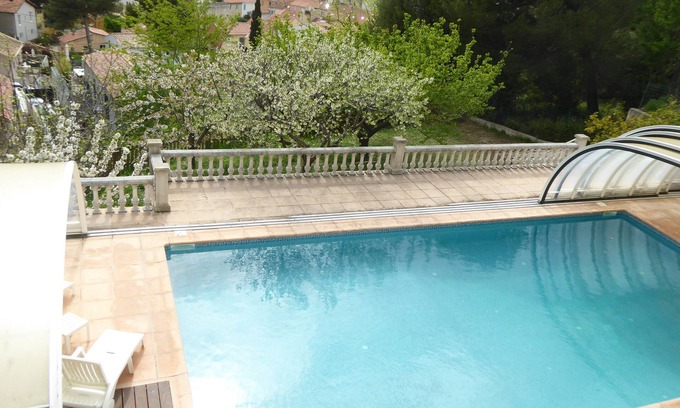 Carry-le-Rouet House | Stunning Oceanfront Apartment with Pool & Spa Amenities