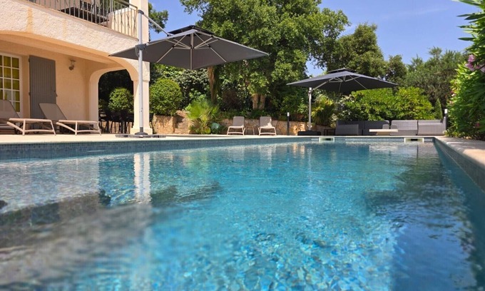 Plage de la Garonnette Villa | Seaside Villa with Private Pool and Stunning Ocean Views
