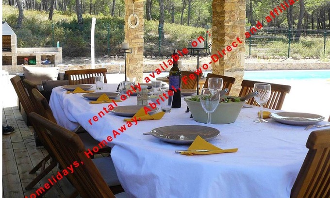 Pals Villa | Ideal Villa for 8-10 with Private Pool Near the Beach