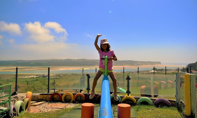Foz do Arelho Villa | Family-Friendly Villa with Heated Pool and Ocean Views