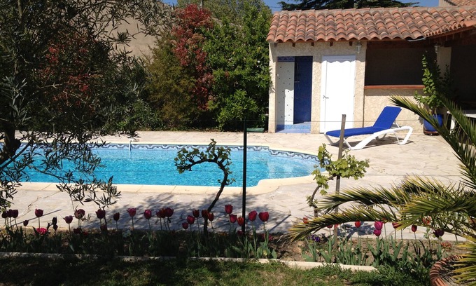 Grans Villa | Tranquil Villa with Private Pool and Garden for Families