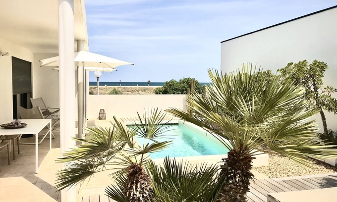 Le Barcares House | Inviting Villa with Oceanfront Views and Private Pool