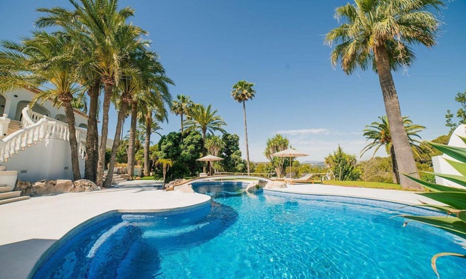 Mar Azul Villa | Superb villa with private lagoon pool