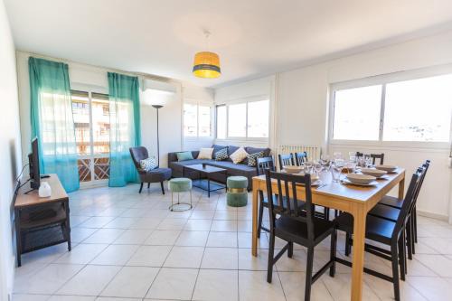 3rd Arrondissement Apartment | Charming 2-Balcony Retreat Near Station with AC